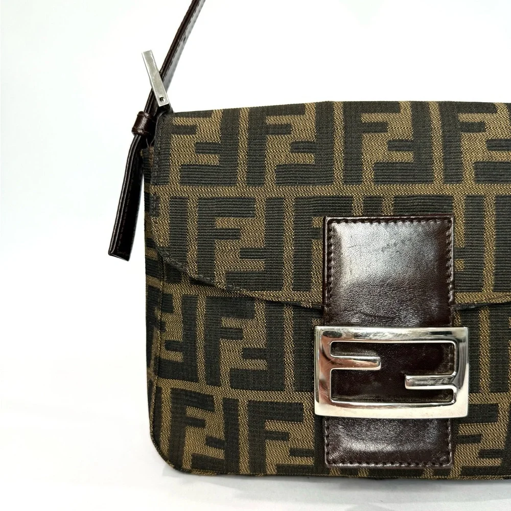 ✨SOLD✨ Vintage Fendi Zucca Baguette - Picture 2 of 10
